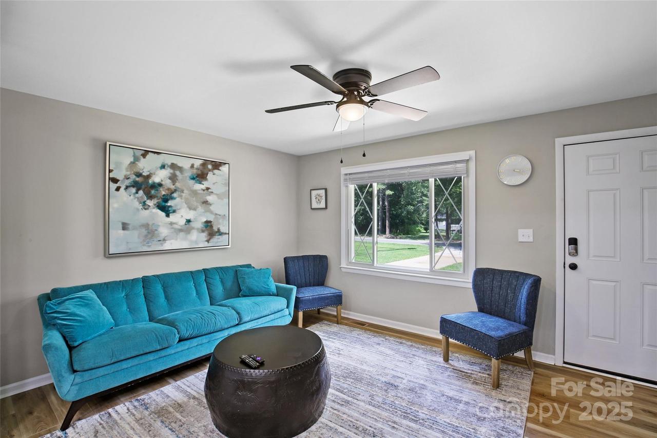 412 Capps Hill Mine Rd., Charlotte, NC 28216