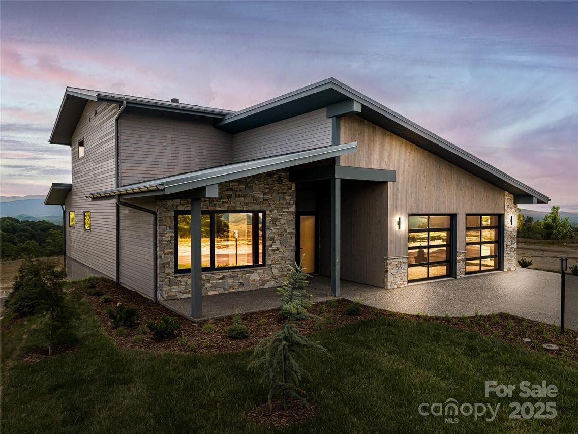 24 S Watchman Dr. #10 & 11, Hendersonville, NC 28791