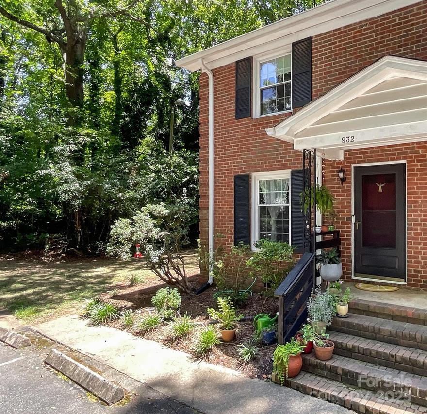 932 Hollywood St., Charlotte, NC 28211