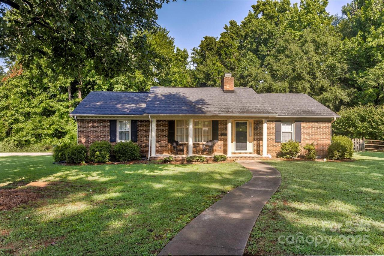 1828 Independence Sq., Kannapolis, NC 28081