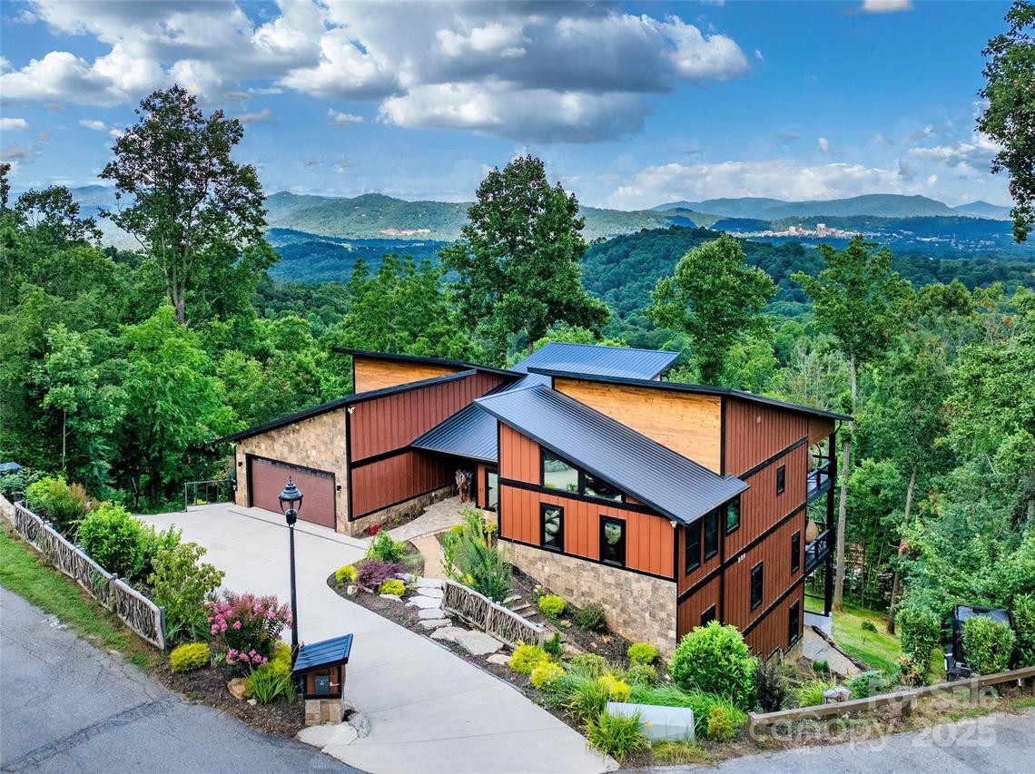 41 Ben Lippen School Rd., Asheville, NC 28806