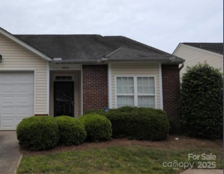 5823 Bradford Lake Ln., Charlotte, NC 28269