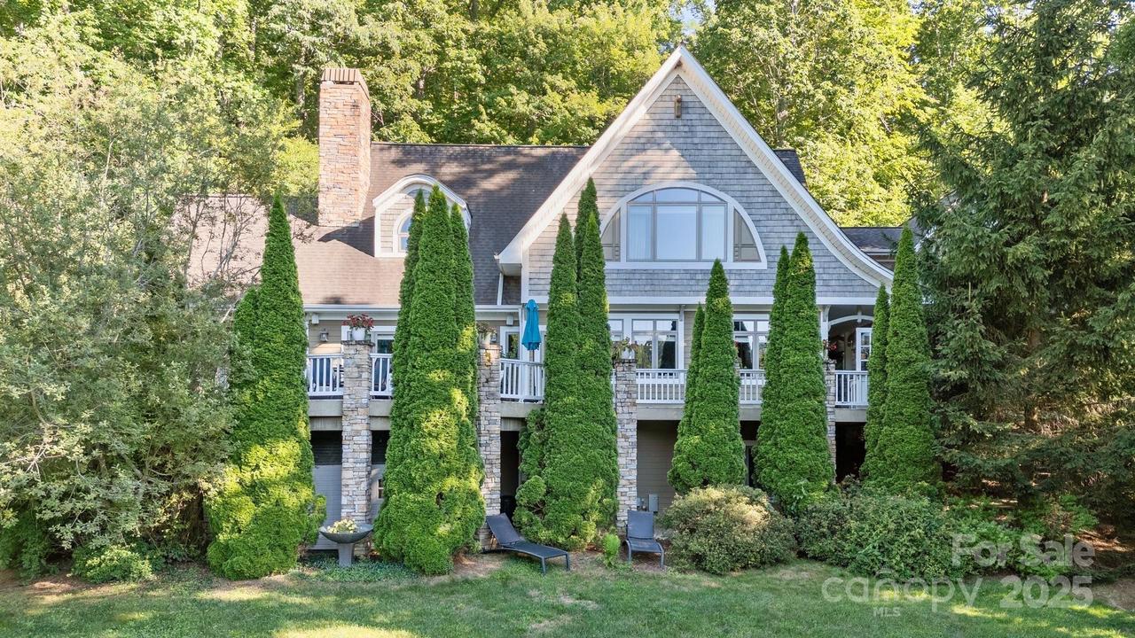11 Hearthstone Dr., Asheville, NC 28803