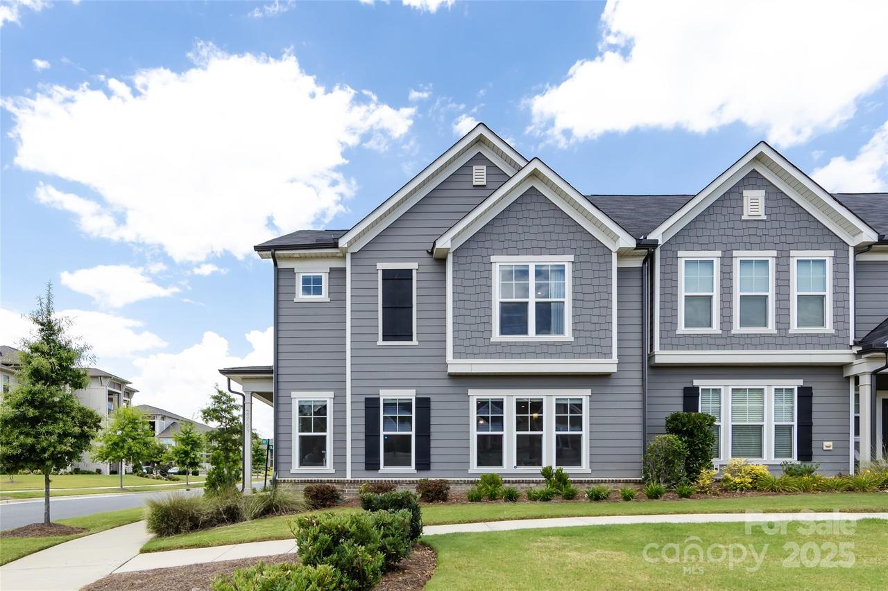 23109 Clarabelle Dr., Charlotte, NC 28273