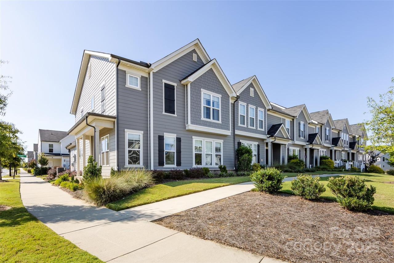 23109 Clarabelle Dr., Charlotte, NC 28273