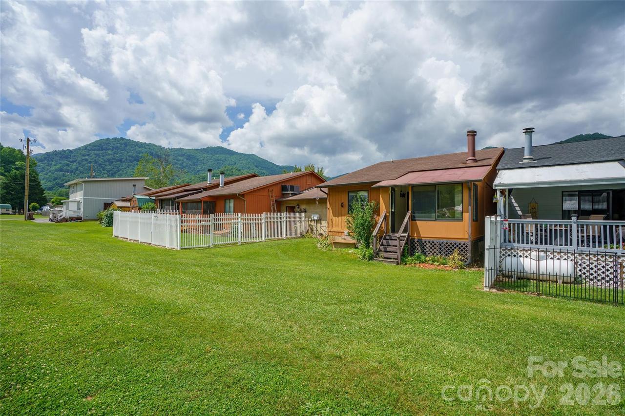 94 Market St., Maggie Valley, NC 28751