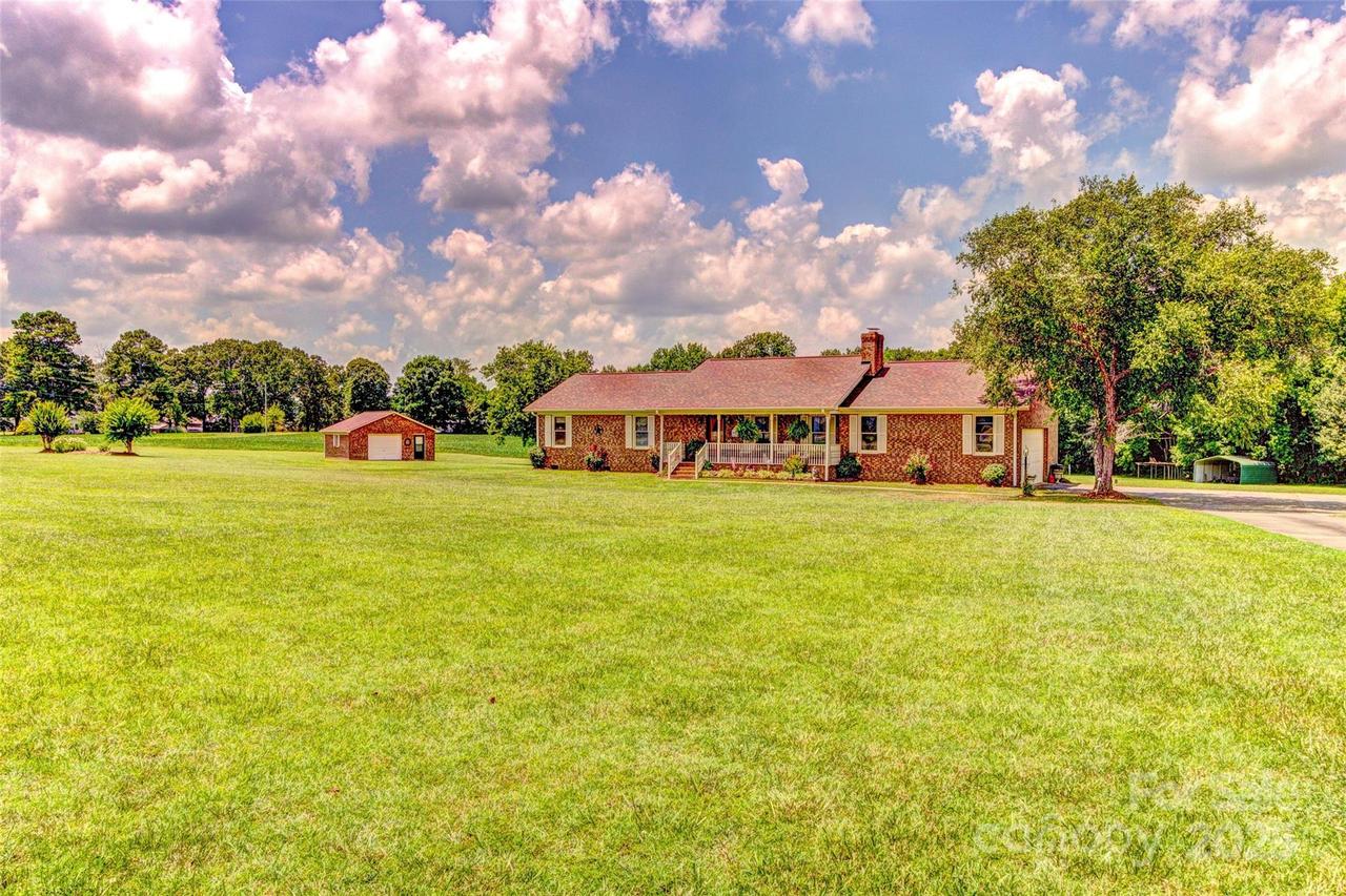 404 Baxter Rd., Cherryville, NC 28021