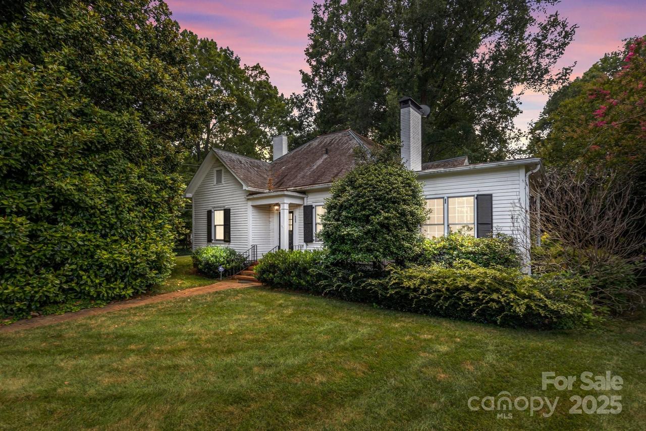 560 Concord Rd., Davidson, NC 28036