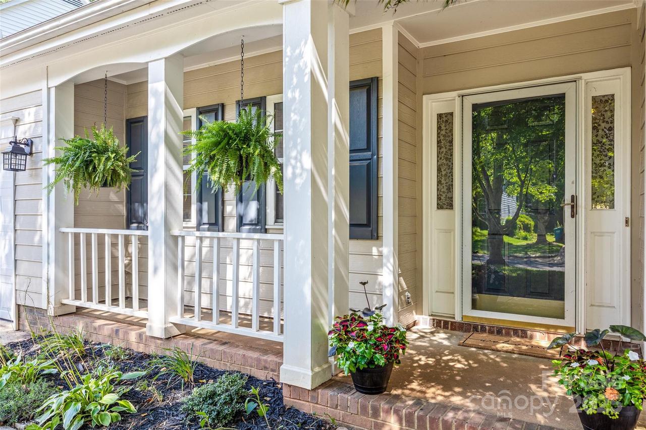7029 Scuppernong Ct., Charlotte, NC 28215