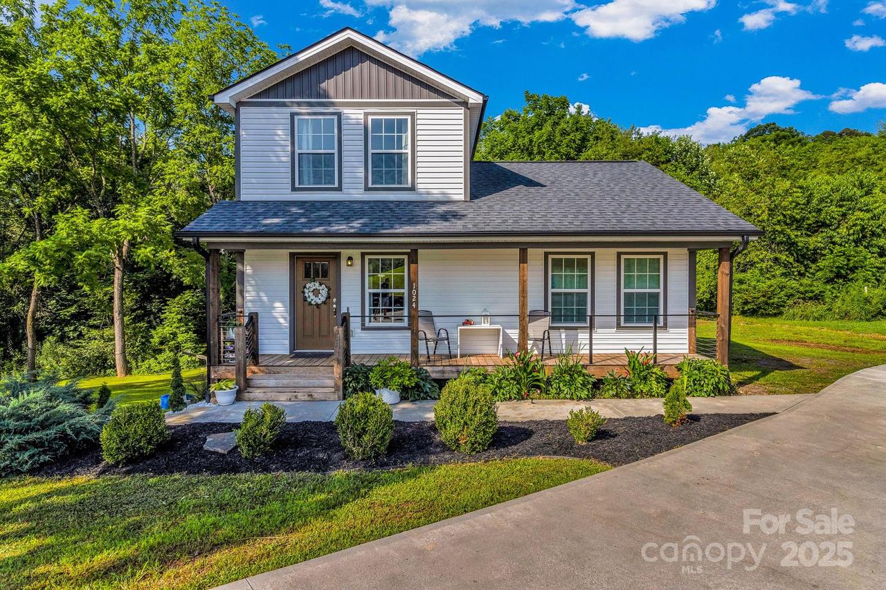 1024 Bear Creek Rd., Leicester, NC 28748