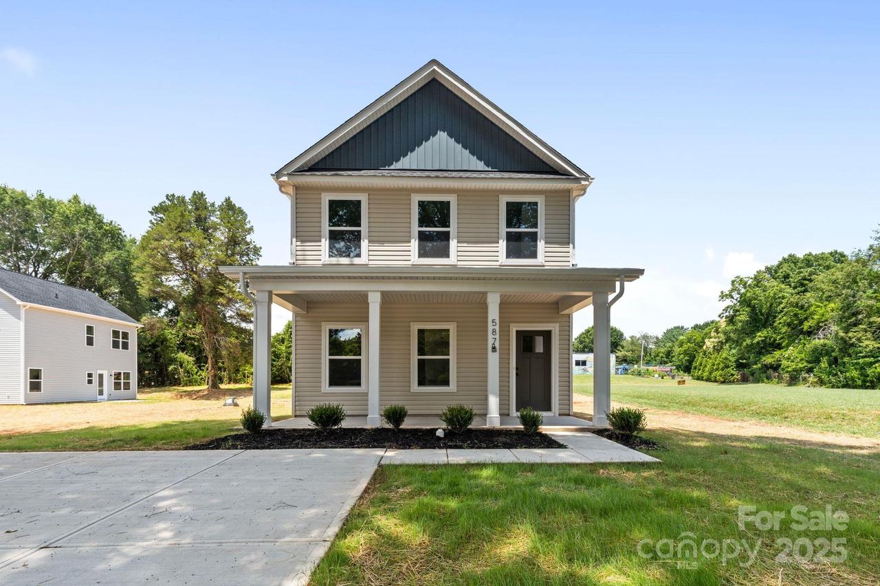 587 Hartness Rd., Statesville, NC 28677