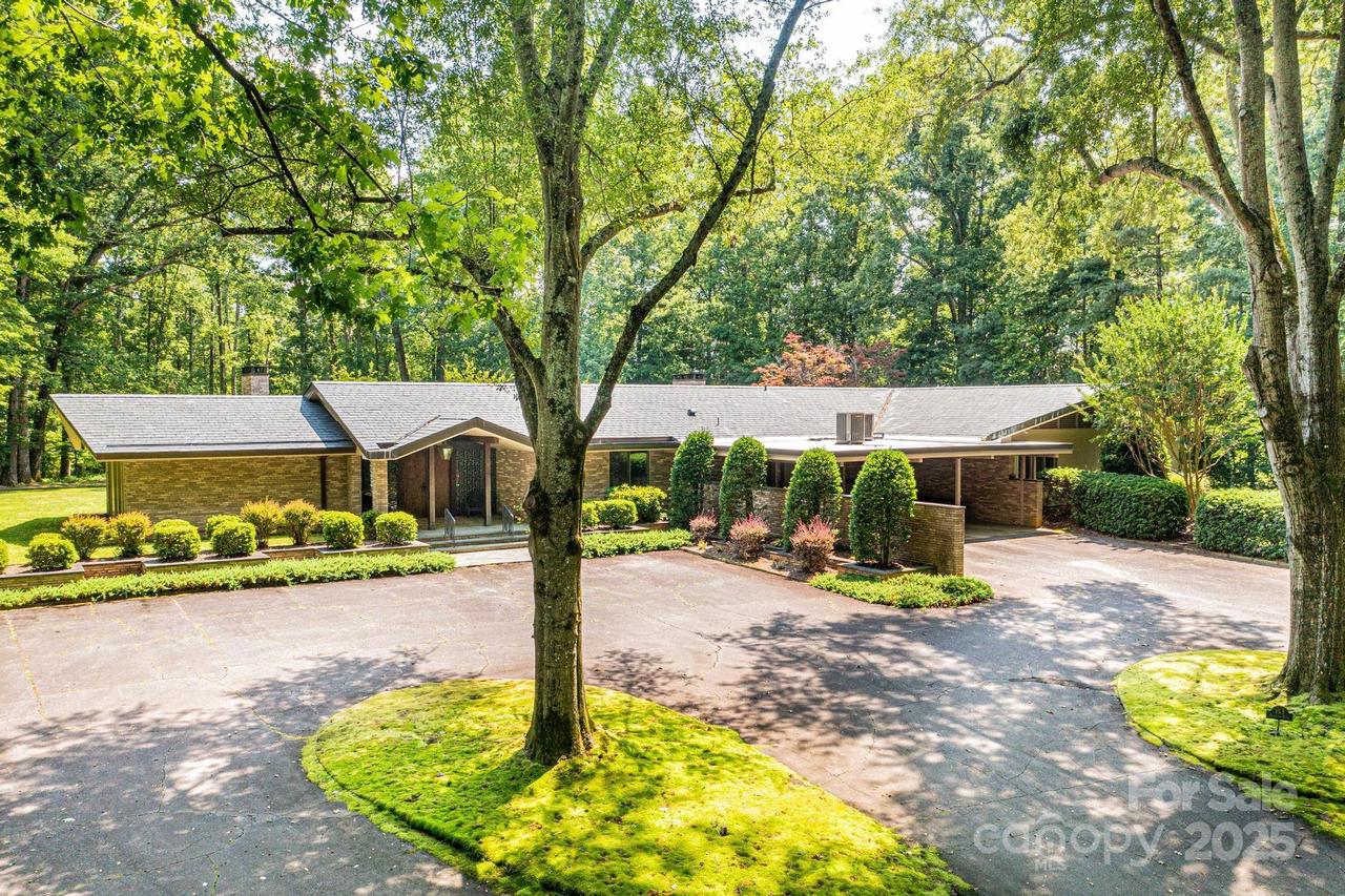 153 Hillhaven Pl., Lenoir, NC 28645