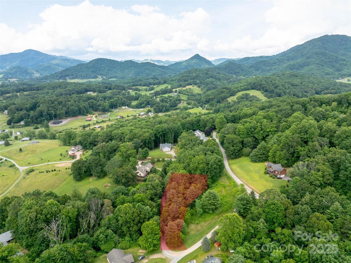 40 Sedgefield Pl., Clyde, NC 28721