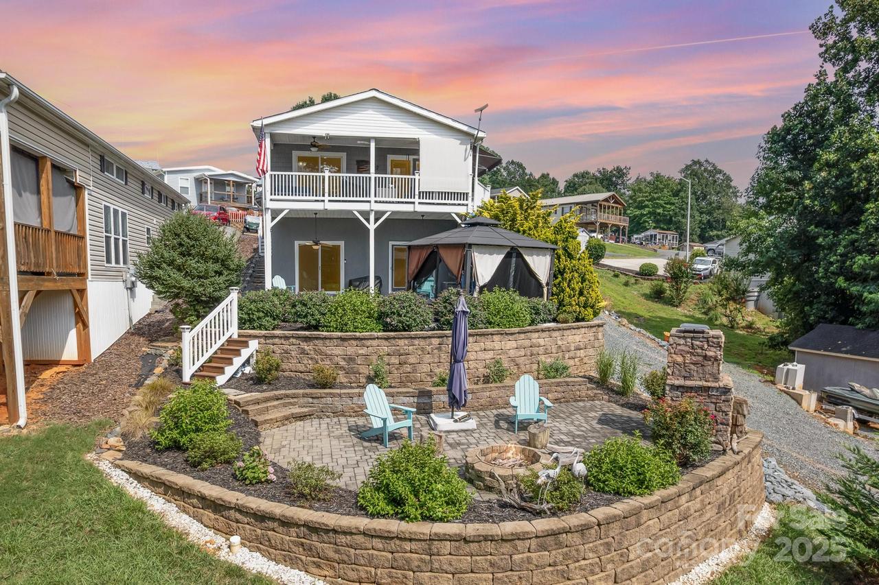 132 Eagle Dr., New London, NC 28127