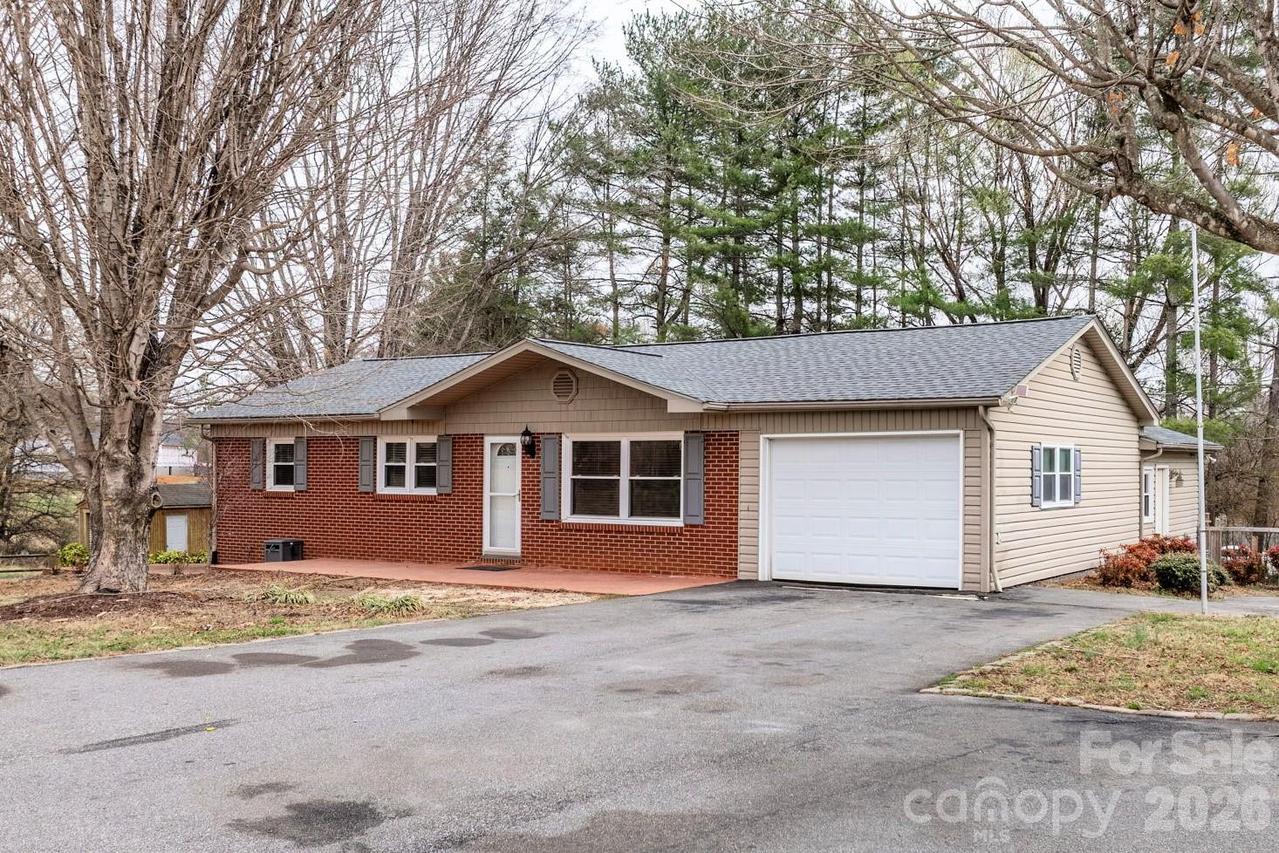 309 Sheldon St., Hudson, NC 28638