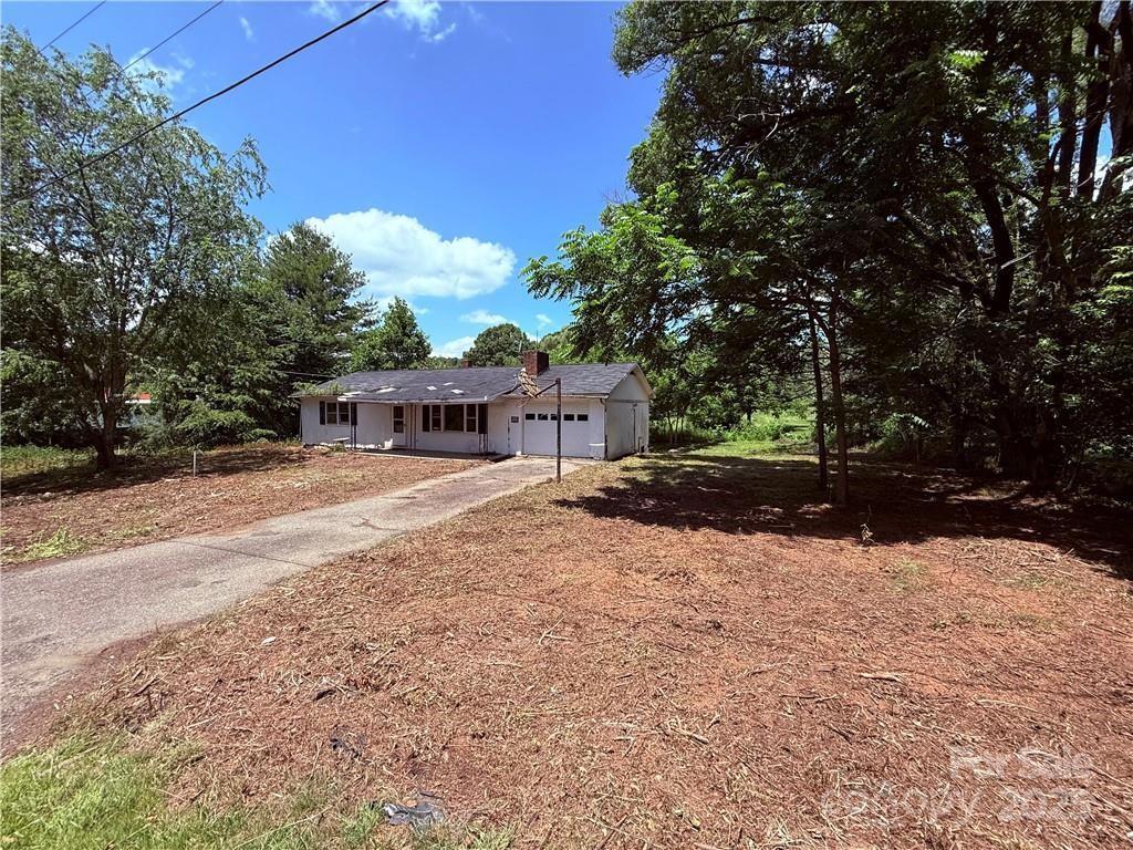 147 Greensboro Heights, Crumpler, NC 28617