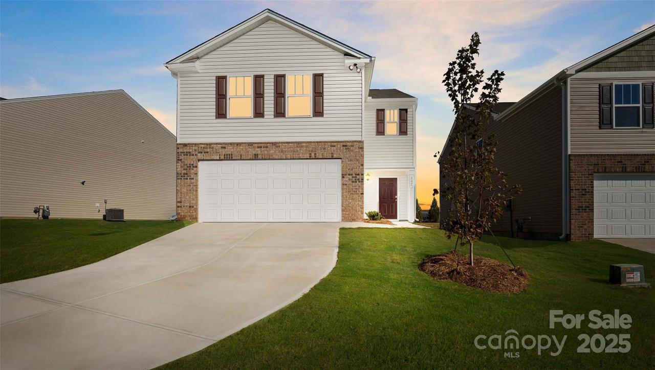 64 Providence Walk Dr., Hendersonville, NC 28792