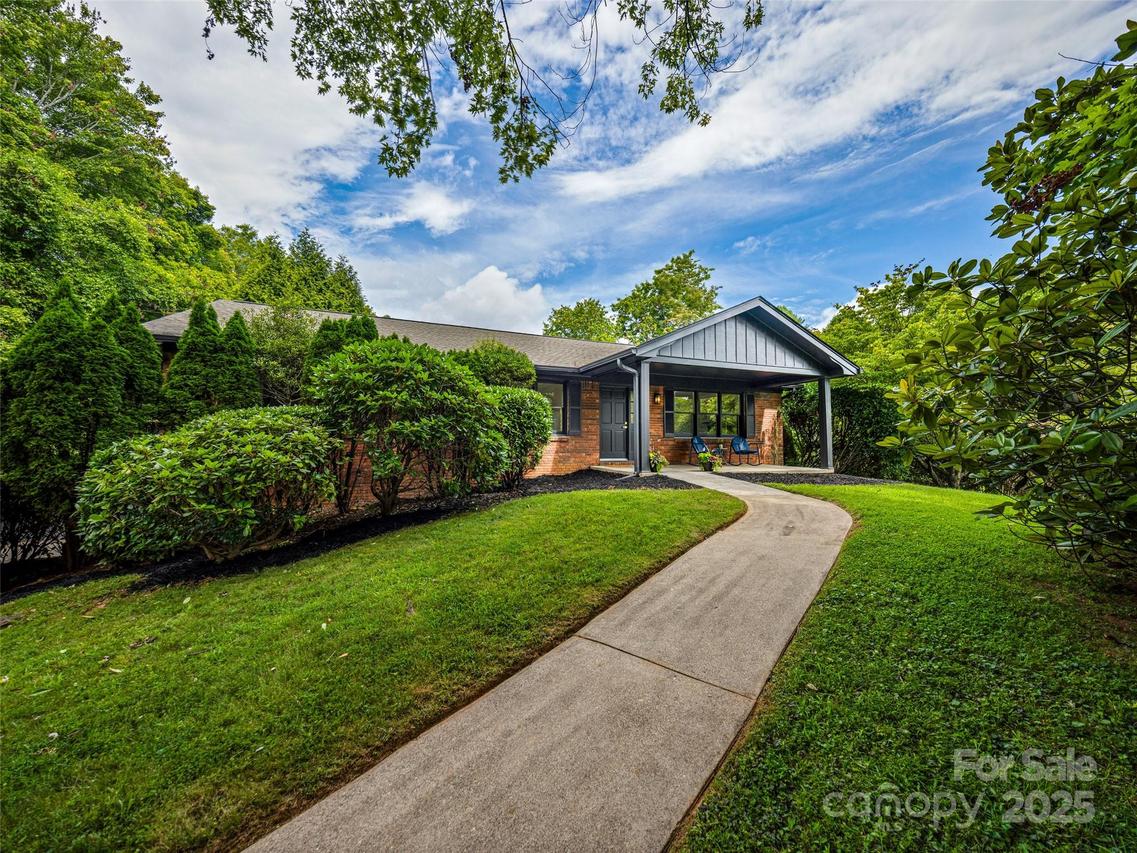 3 Acorn Rd., Asheville, NC 28804