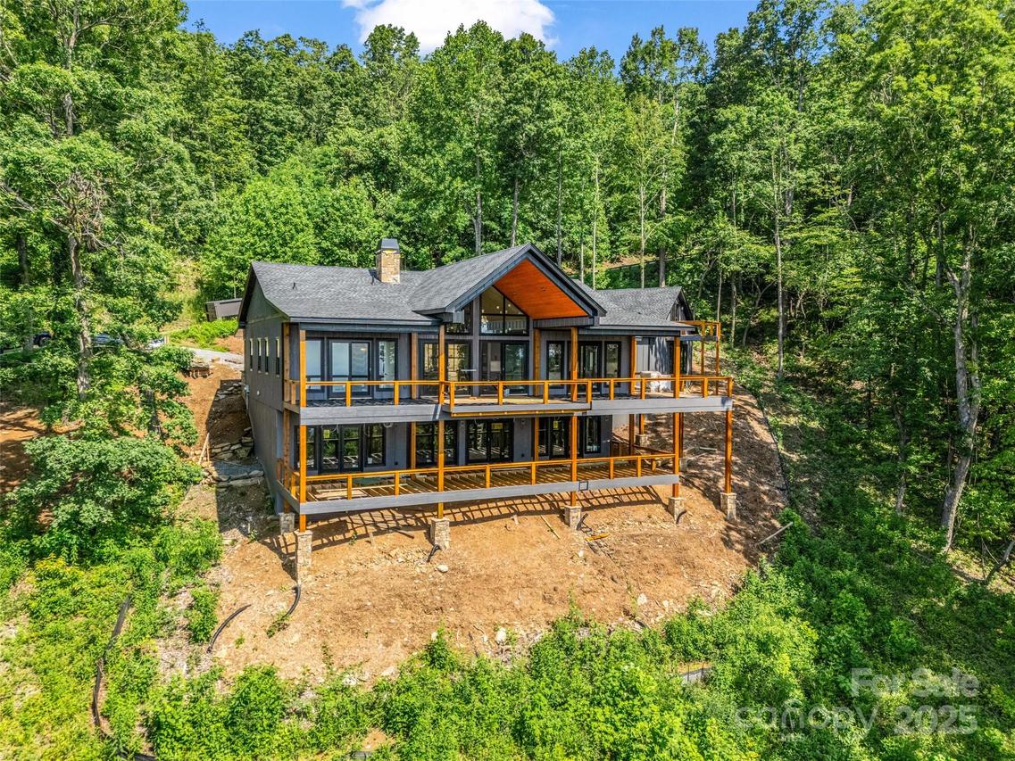 93 Chesterfield Dr., Mill Spring, NC 28756