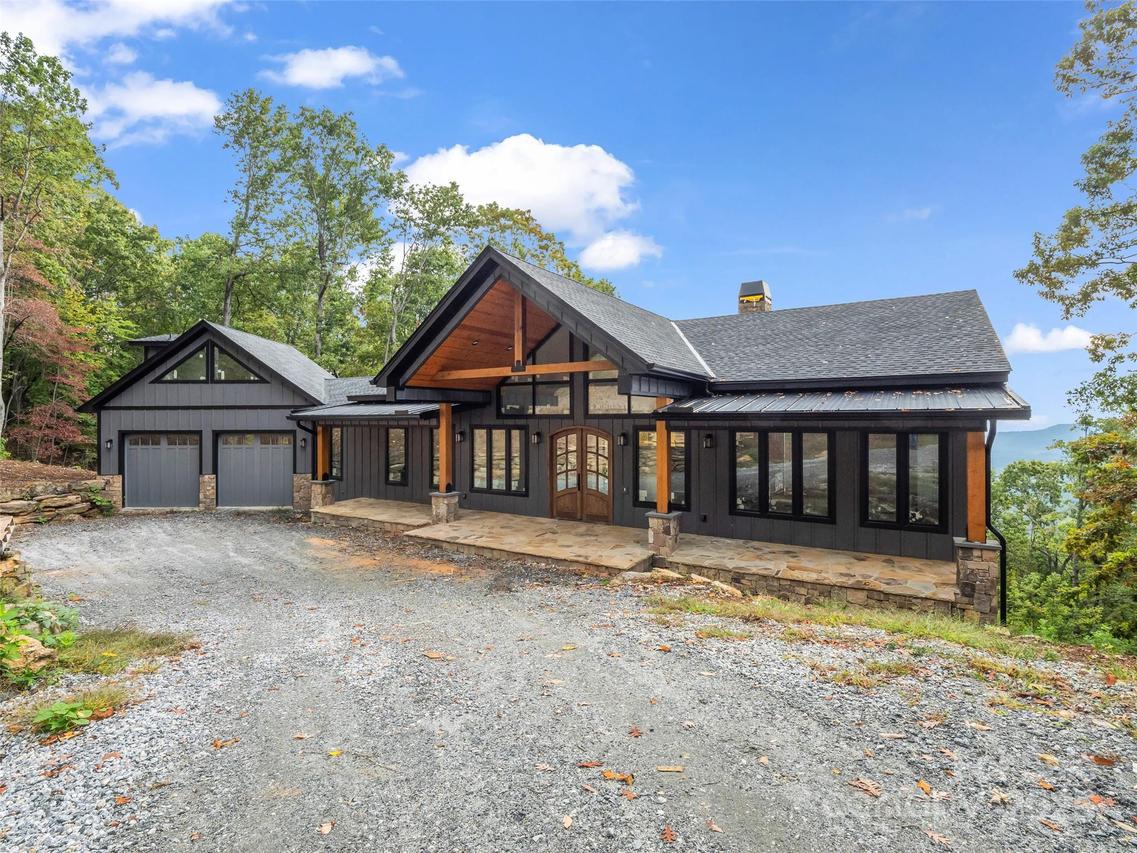 93 Chesterfield Dr., Mill Spring, NC 28756