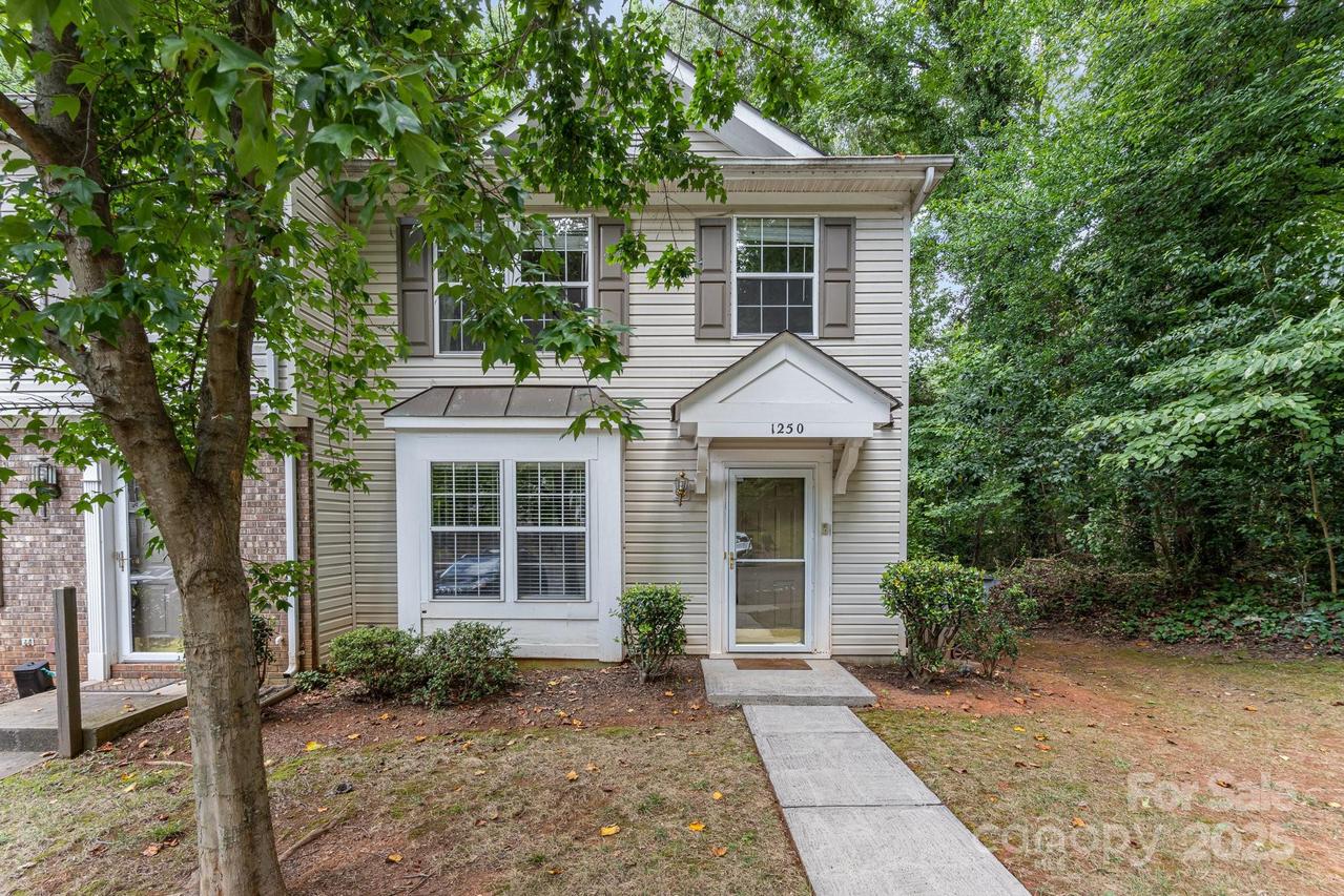 1250 Maple Shade Ln., Charlotte, NC 28270