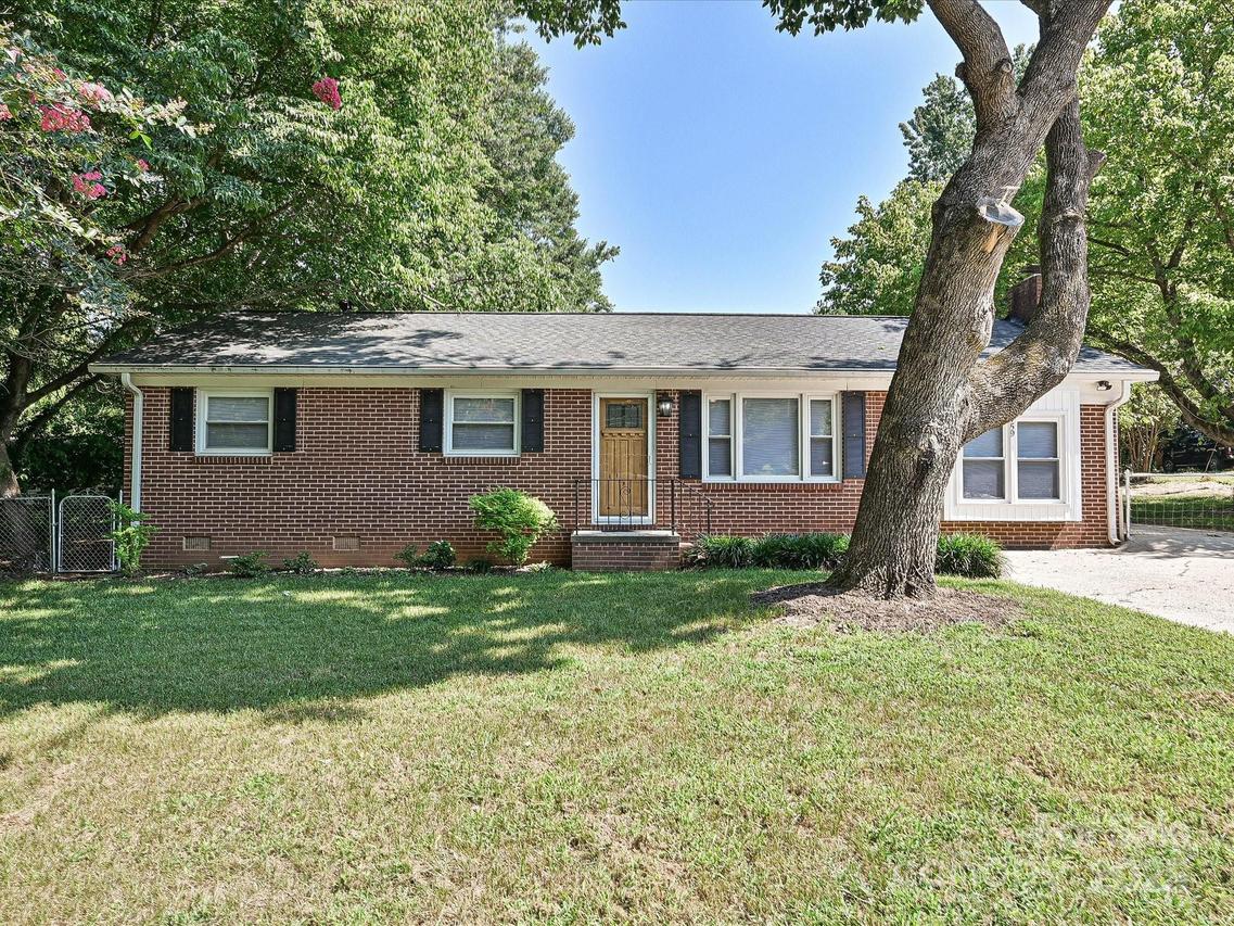 159 Valleydale Dr., Gastonia, NC 28056