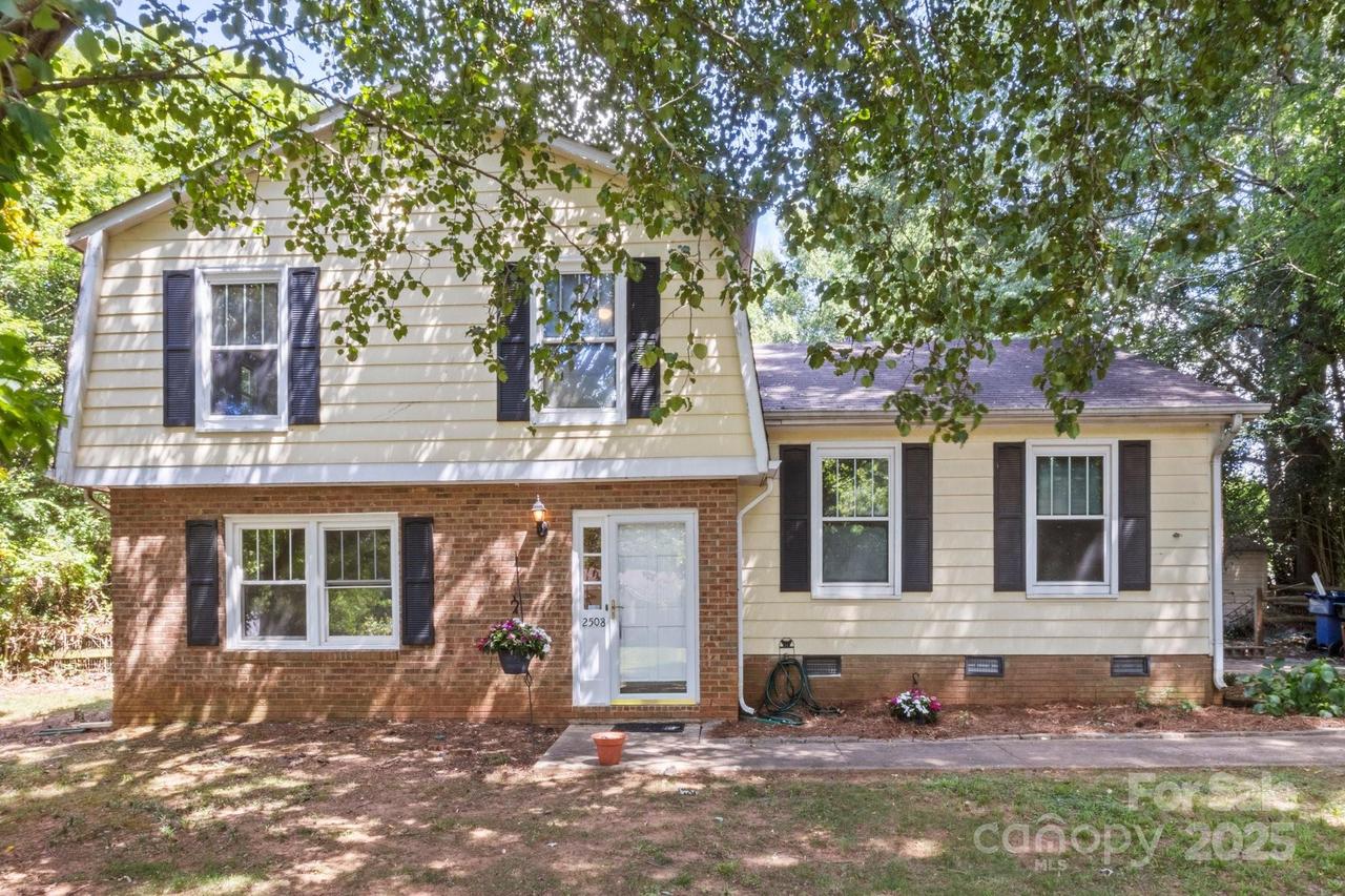2508 Wood Star Ct., Matthews, NC 28105