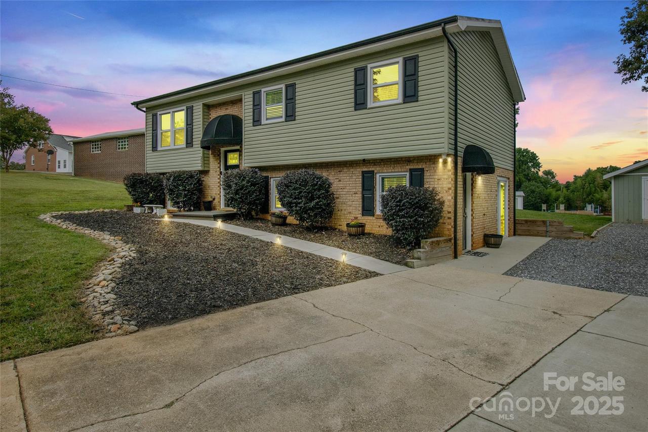 2627 South Ct., Connelly Springs, NC 28612