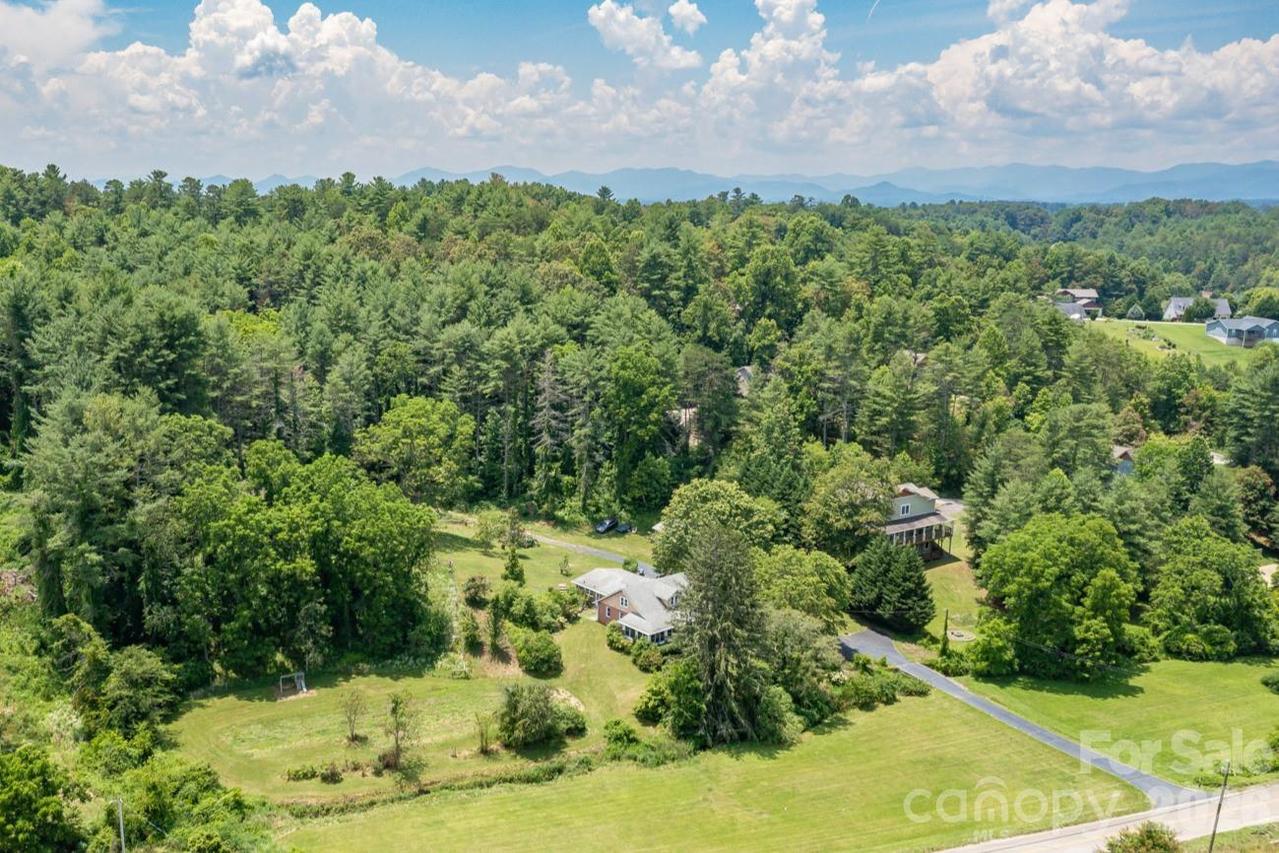 160 Mclean Rd., Weaverville, NC 28787