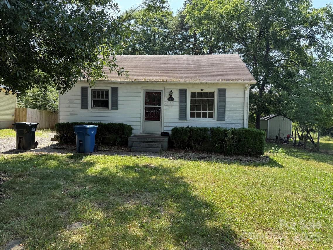 1431 3rd Street Pl., Hickory, NC 28601