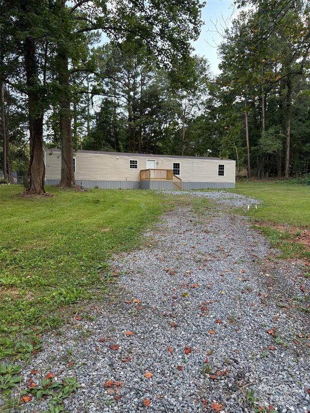 114 Woodberry Dr., Cherryville, NC 28021