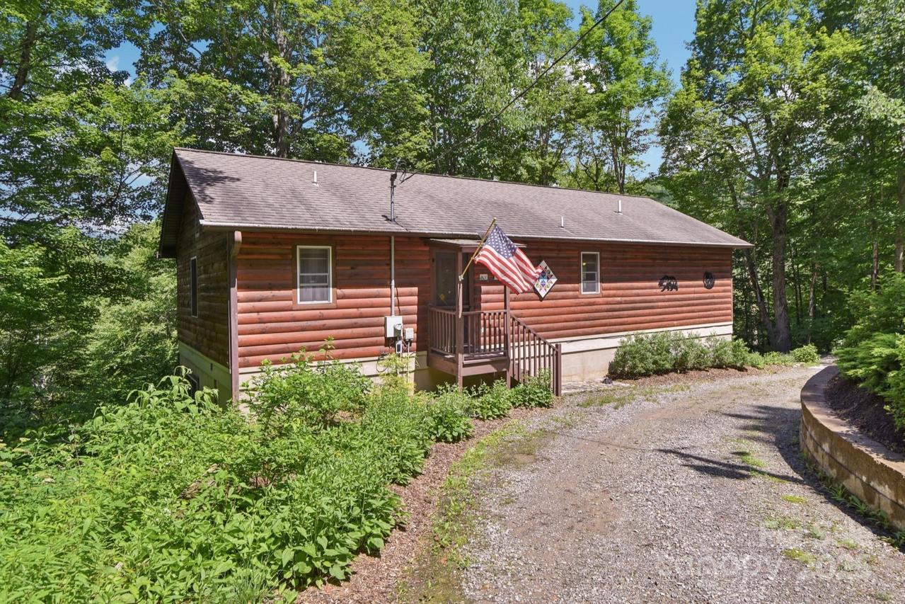 1158 Plott Balsam Rd., Maggie Valley, NC 28751
