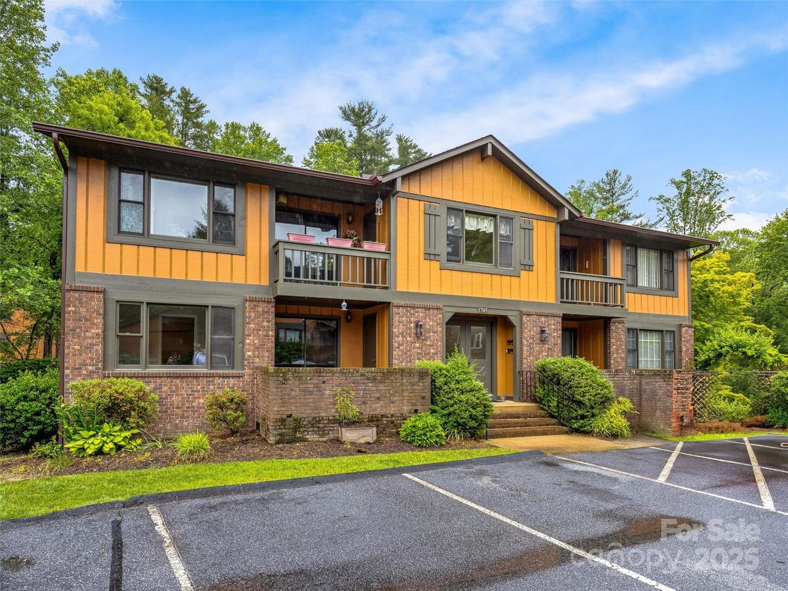 1745 Haywood Manor Rd. #A, Hendersonville, NC 28791