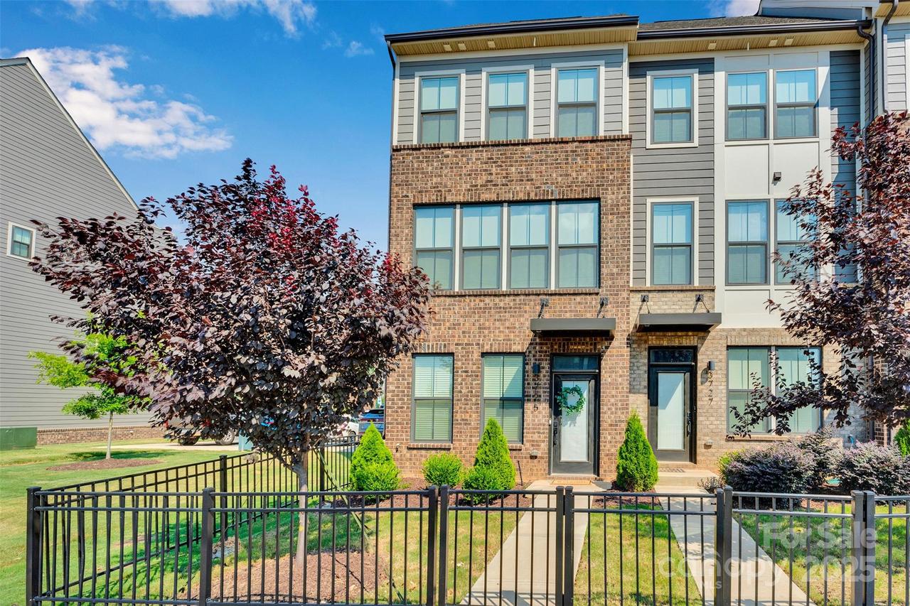 3725 S Tryon St., Charlotte, NC 28217