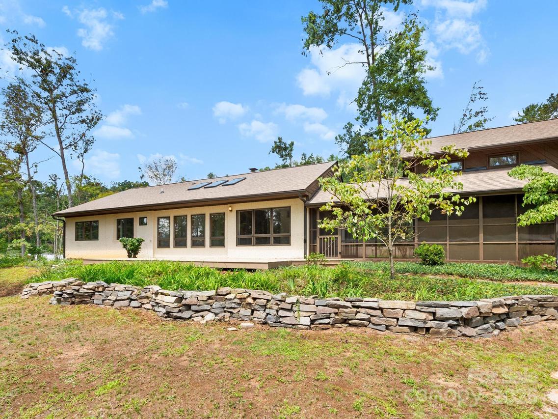 31 W Black Oak Dr., Asheville, NC 28804