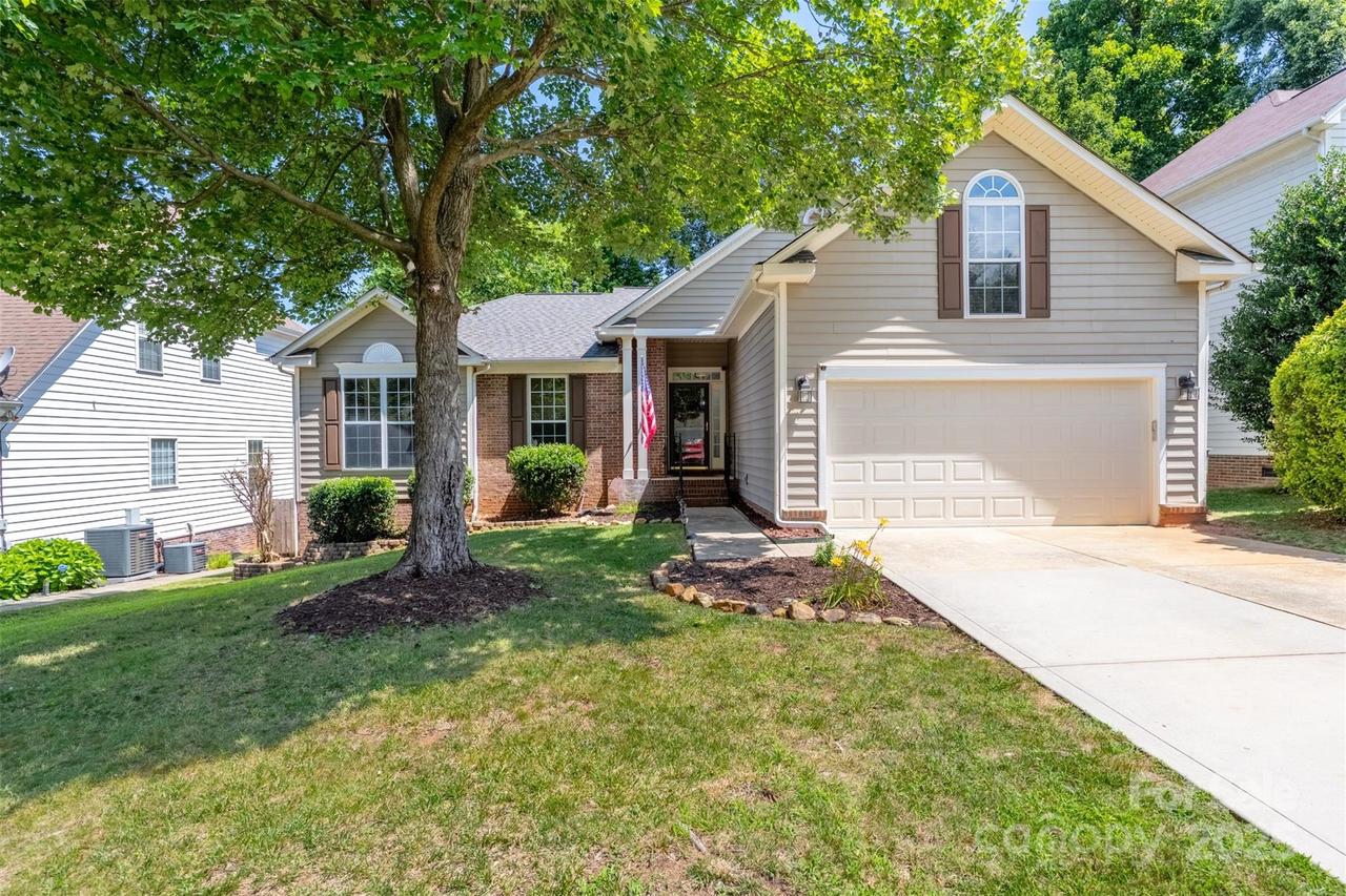 126 Foxtail Dr., Mooresville, NC 28117