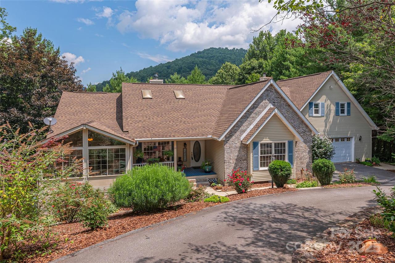 24 Moriah Ln., Asheville, NC 28803