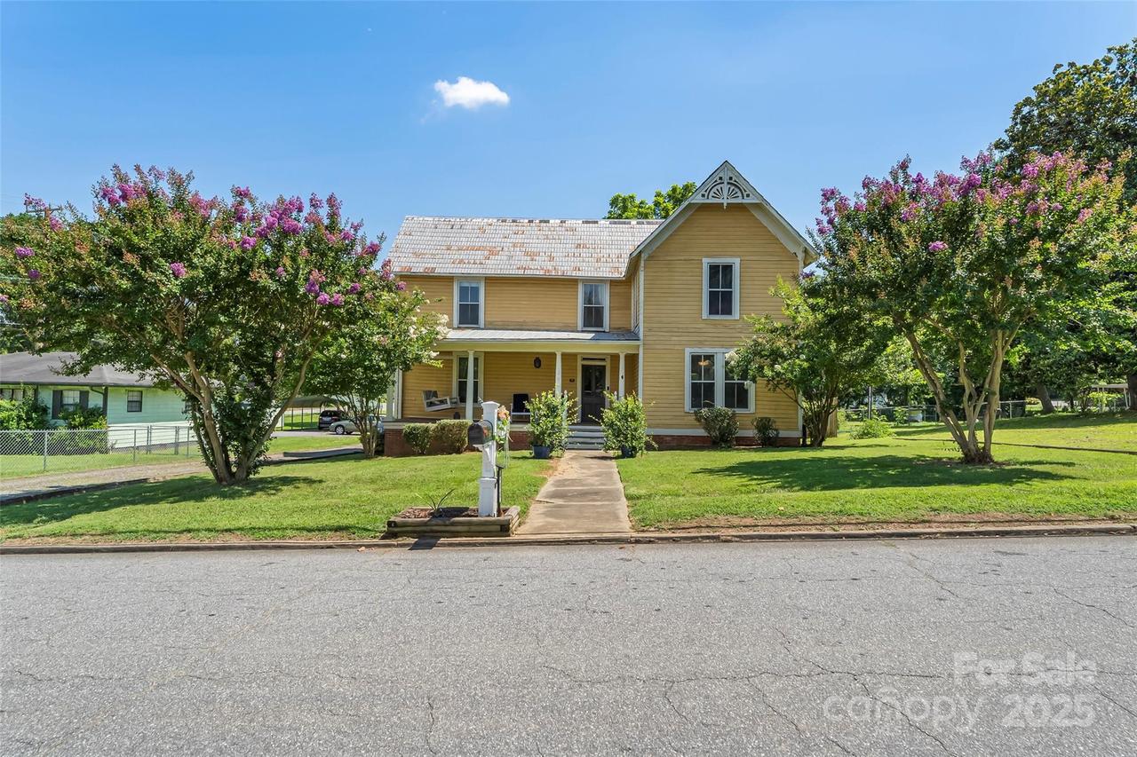 202 E Central Ave., Catawba, NC 28609