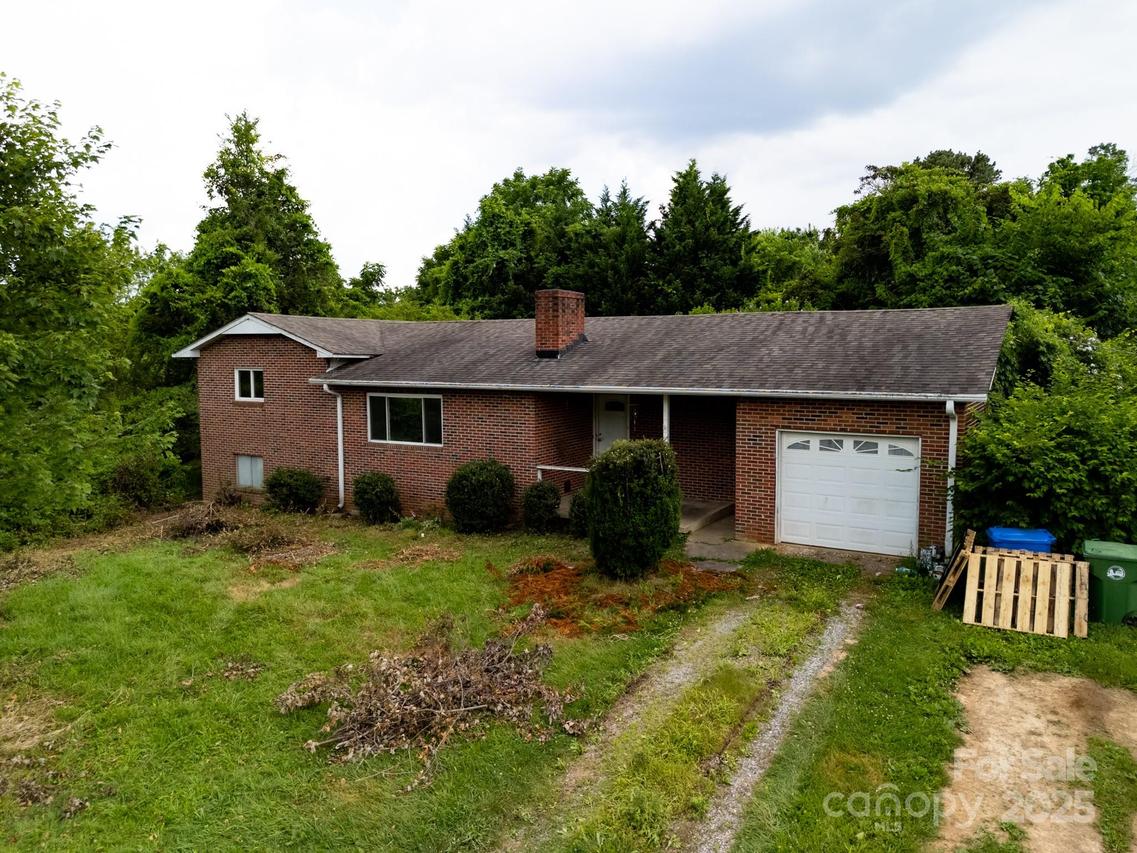59 Poteat St., Fletcher, NC 28732