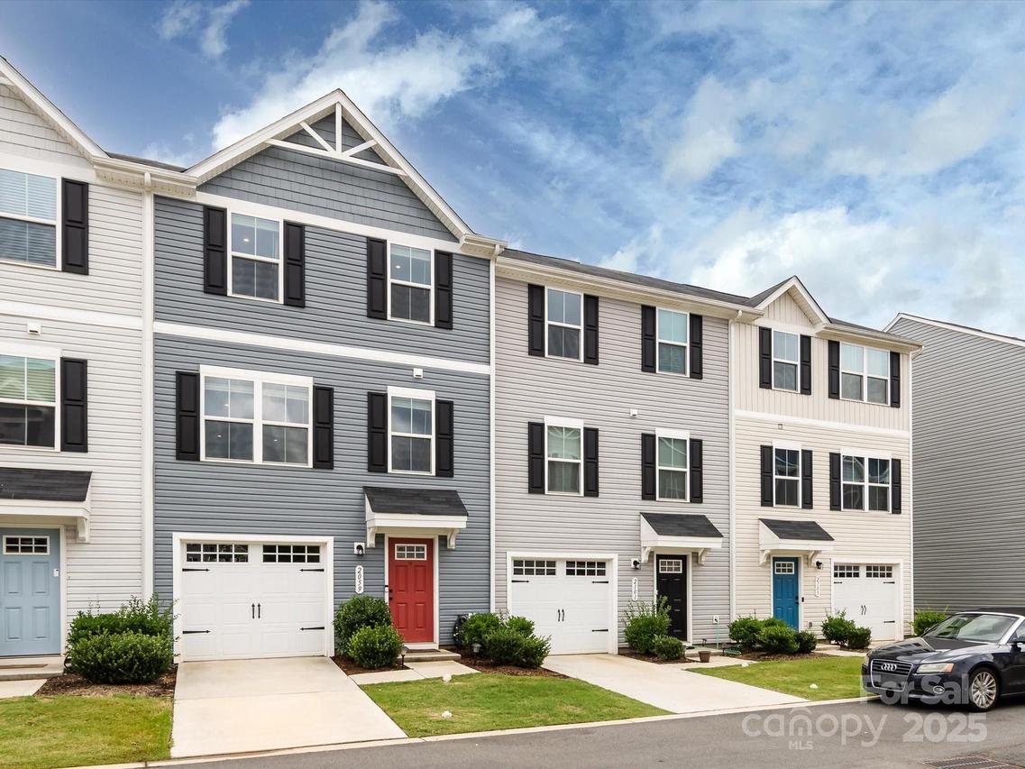 2059 Langer St., Charlotte, NC 28214
