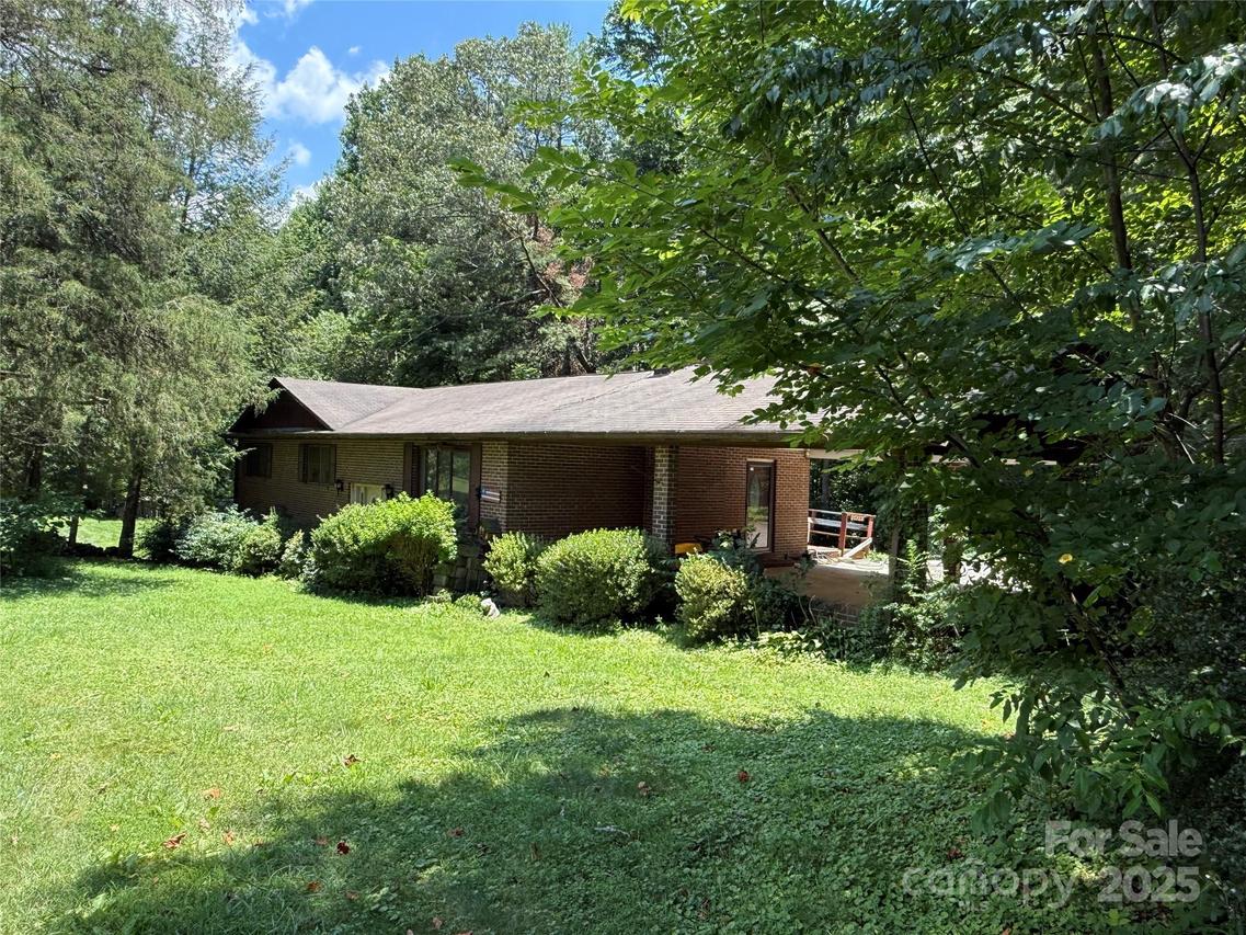 5422 River Rd., Granite Falls, NC 28630