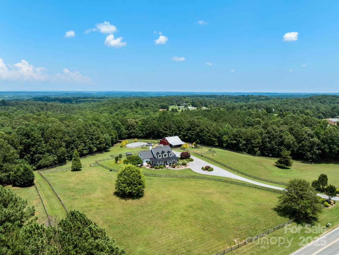 724 Moore Rd., Tryon, NC 28782