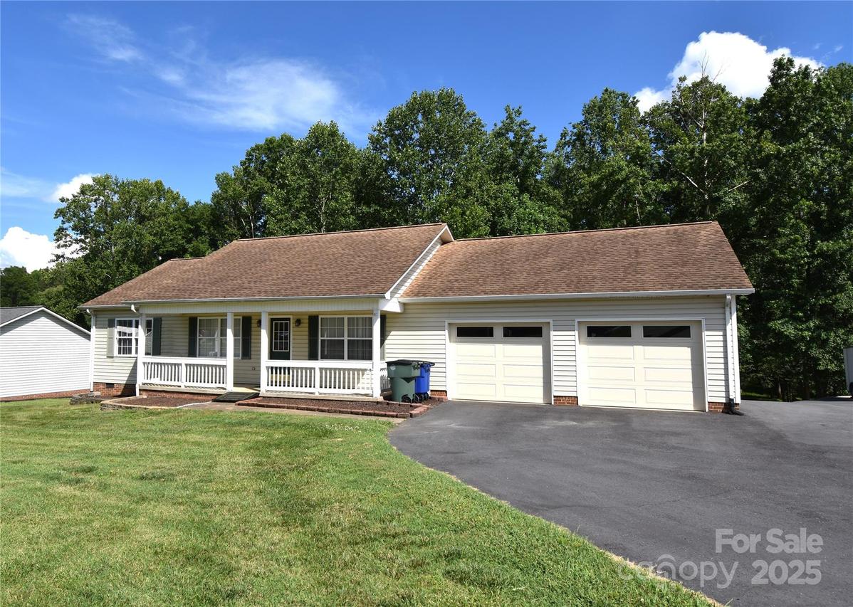 1524 Belleview Dr., Conover, NC 28613