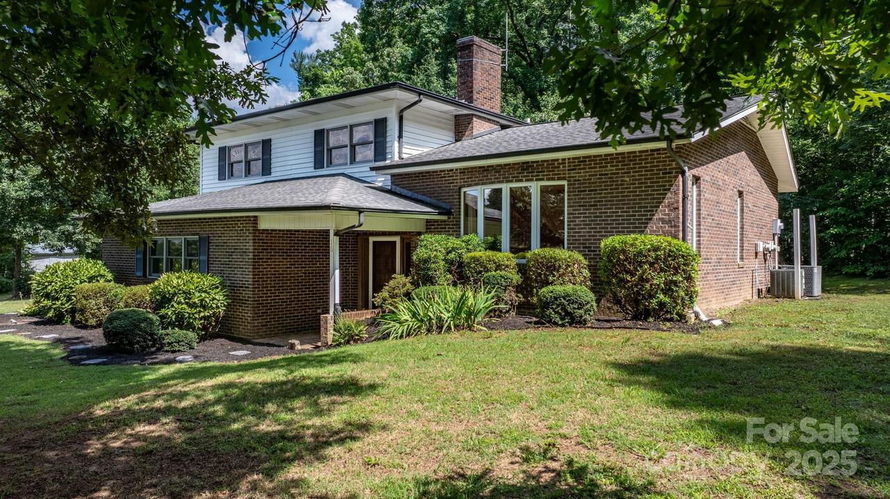 16 Saint Andrews Dr., Taylorsville, NC 28681