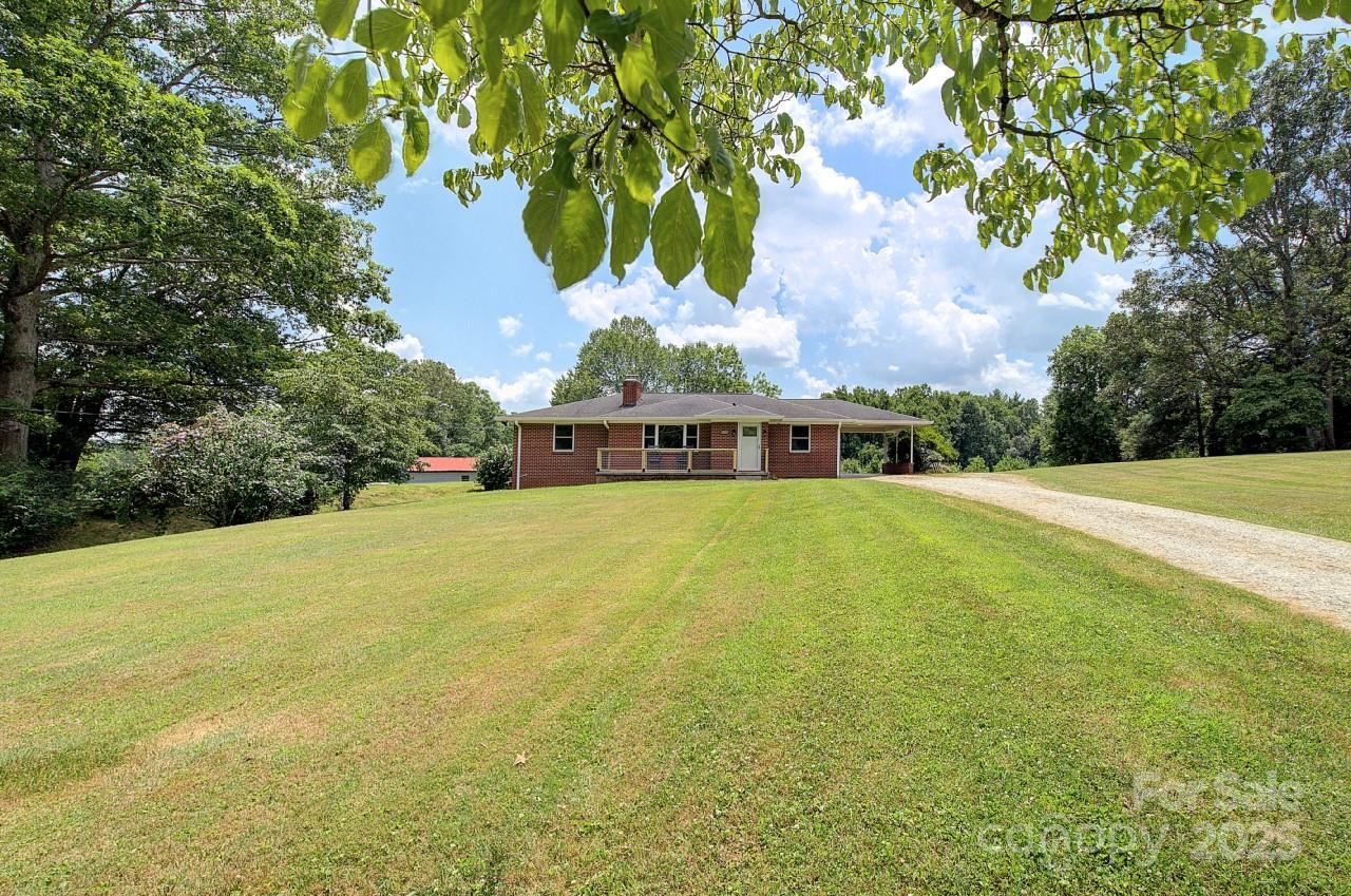 816 S Mills Gap Rd., Hendersonville, NC 28792