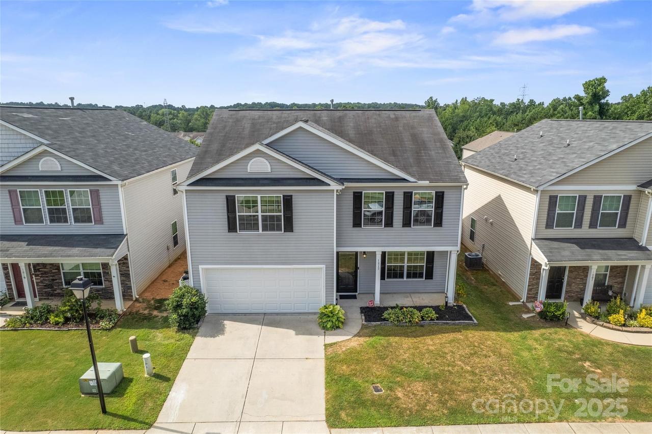 1813 Eastway Dr., Dallas, NC 28034