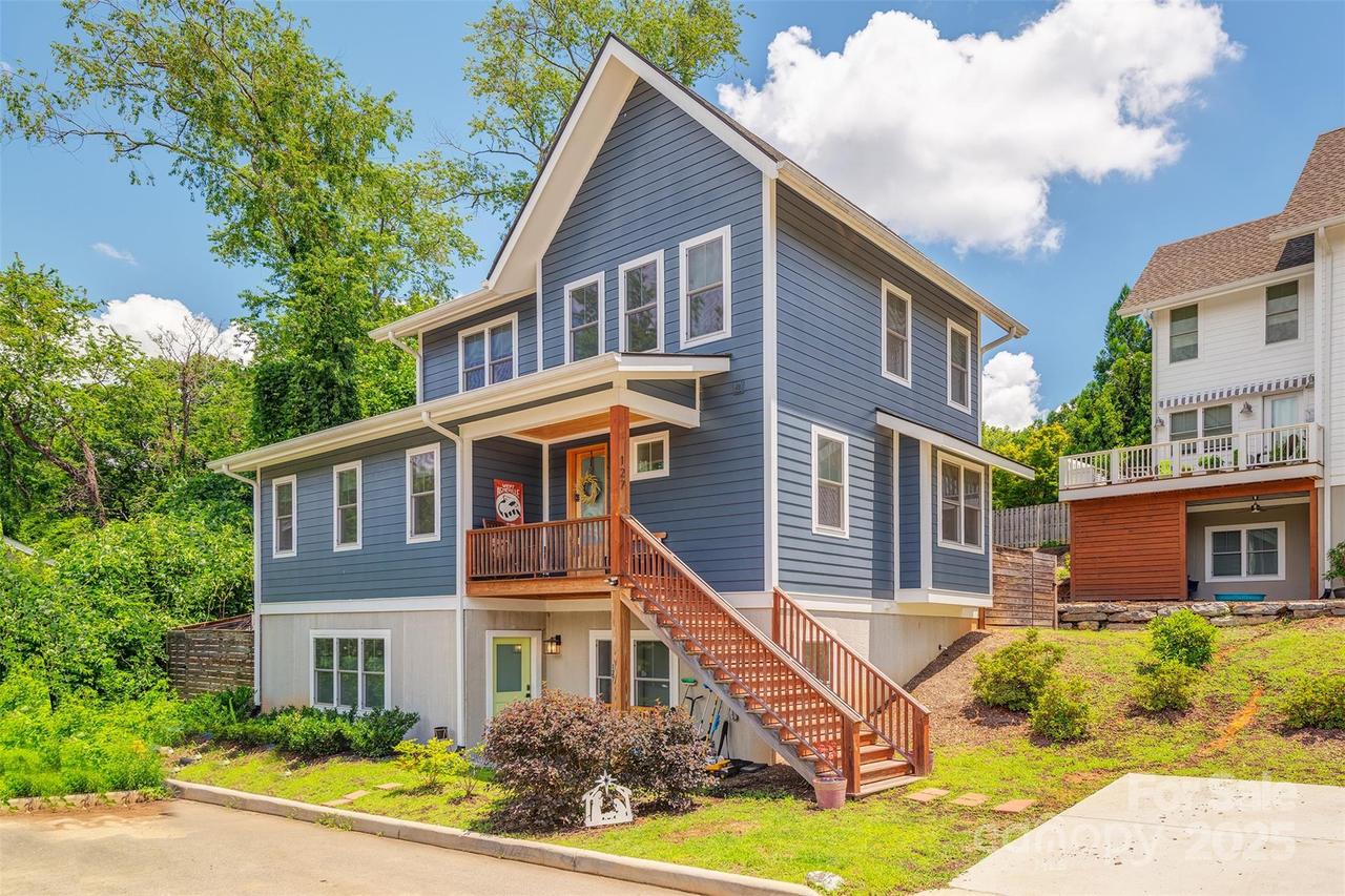 127 Alma Ln., Asheville, NC 28806