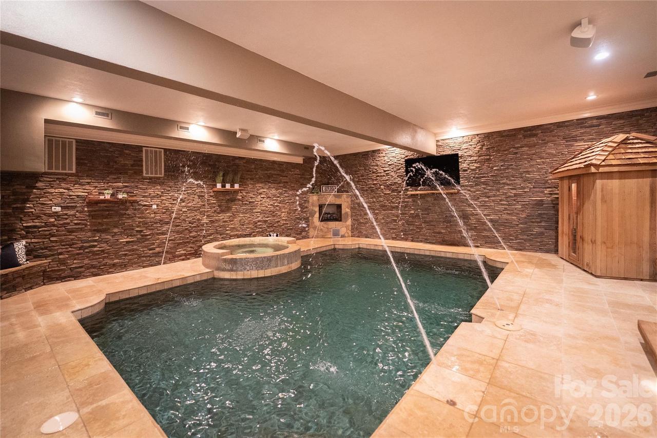 305 Mallard Dr., New London, NC 28127