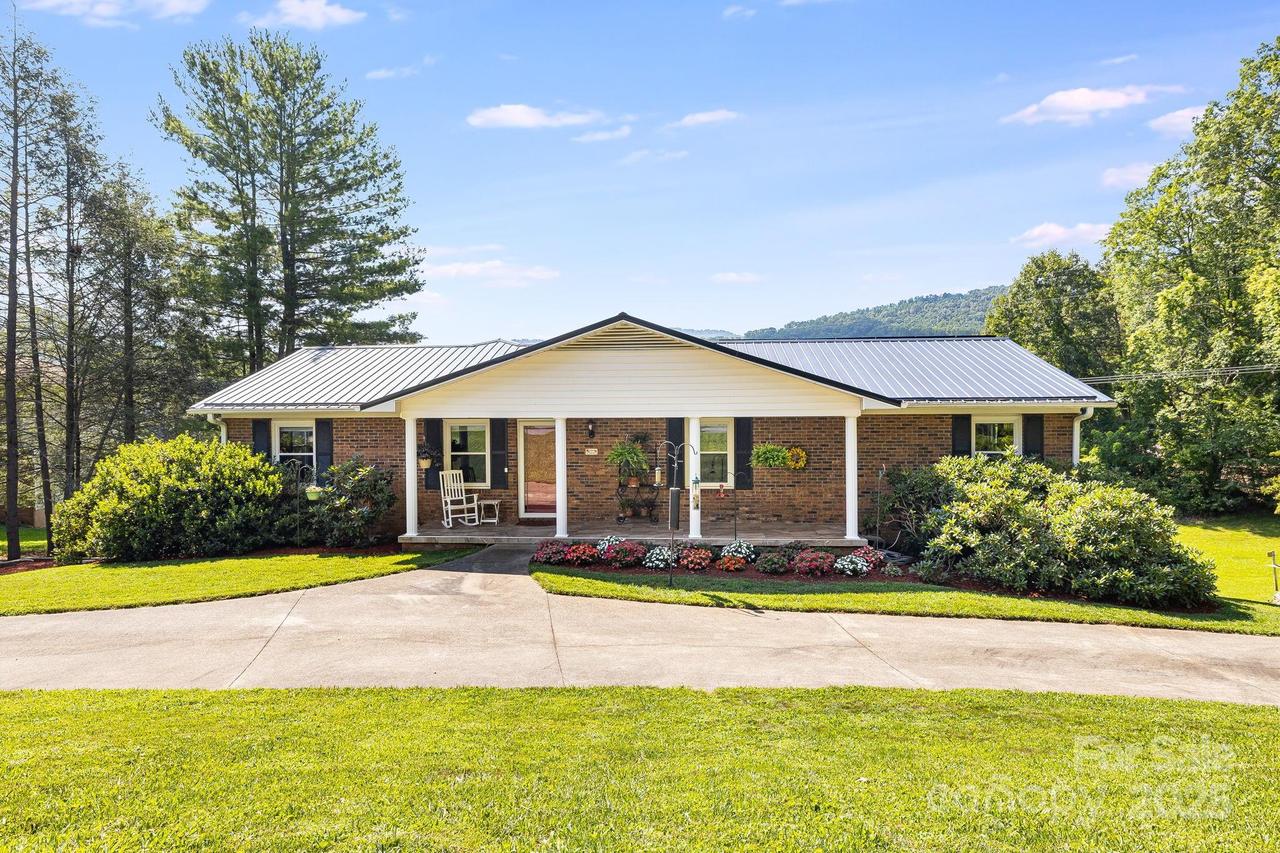 23 Sun Up Ln., Candler, NC 28715