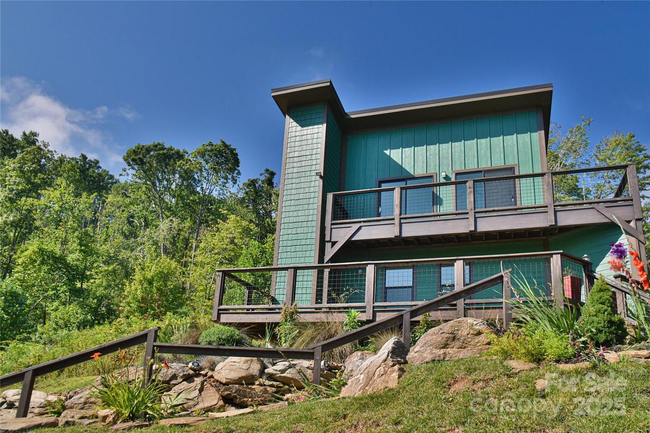 93 Old Stewart Rd., Weaverville, NC 28787